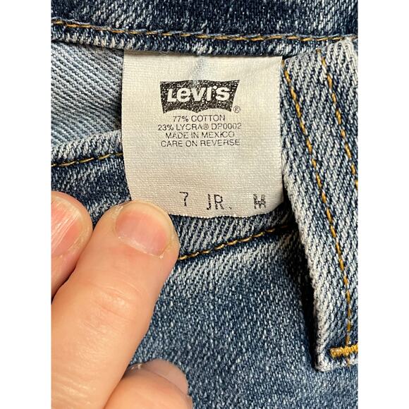 Vintage Levi's women's juniors flare jeans 2 snap closure 2002 light denim blue‎ - Picture 4 of 8